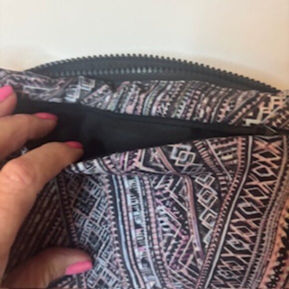 Lululemon On the Beat Belt Bag - Picture 8 of 8